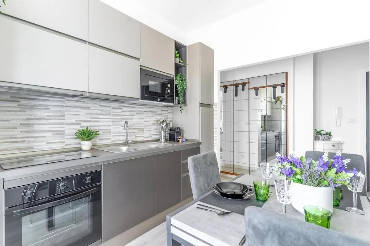 Comodo E Confortevole-Sesto Piano Con Vista Milaan Appartement