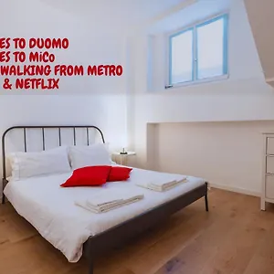 Appartement Centre - 10 Minutes To Duomo - Free Wifi E Netflix, Milan
