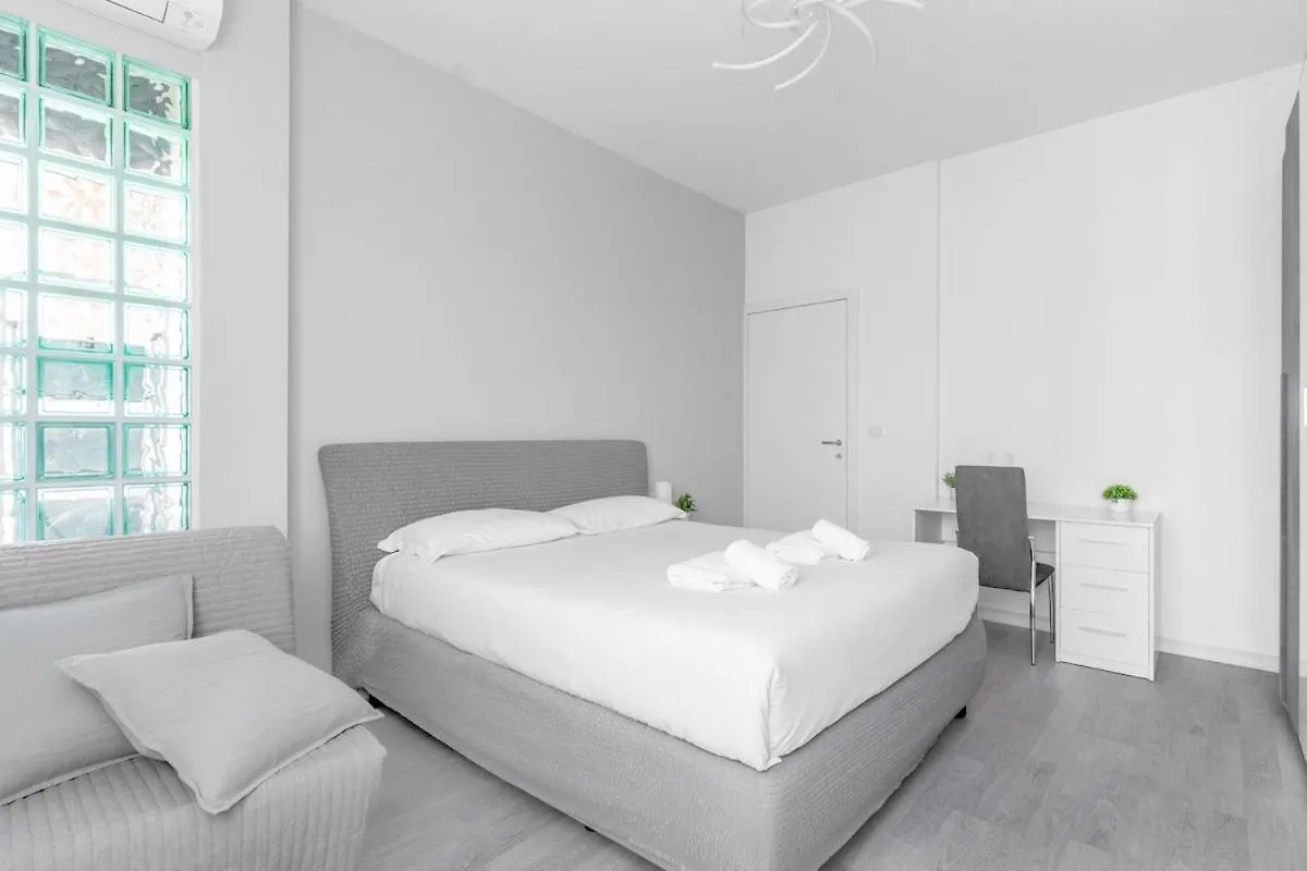 Comodo E Confortevole-Sesto Piano Con Vista Milan Apartment