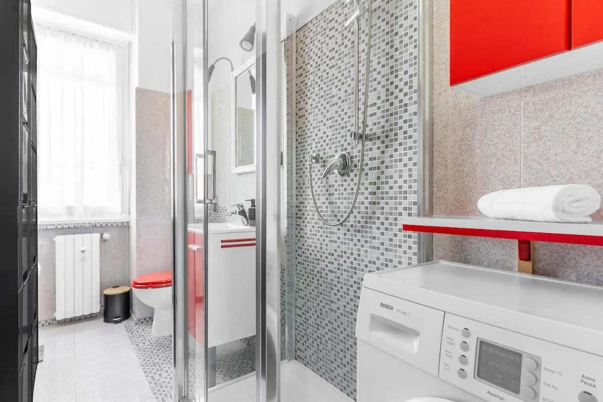 Comodo E Confortevole-Sesto Piano Con Vista Milano 0*,  Italien