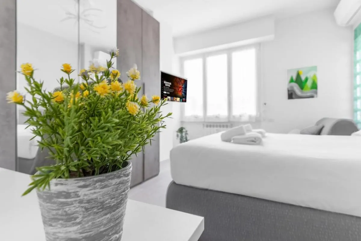 Lägenhet Comodo E Confortevole-Sesto Piano Con Vista Milano